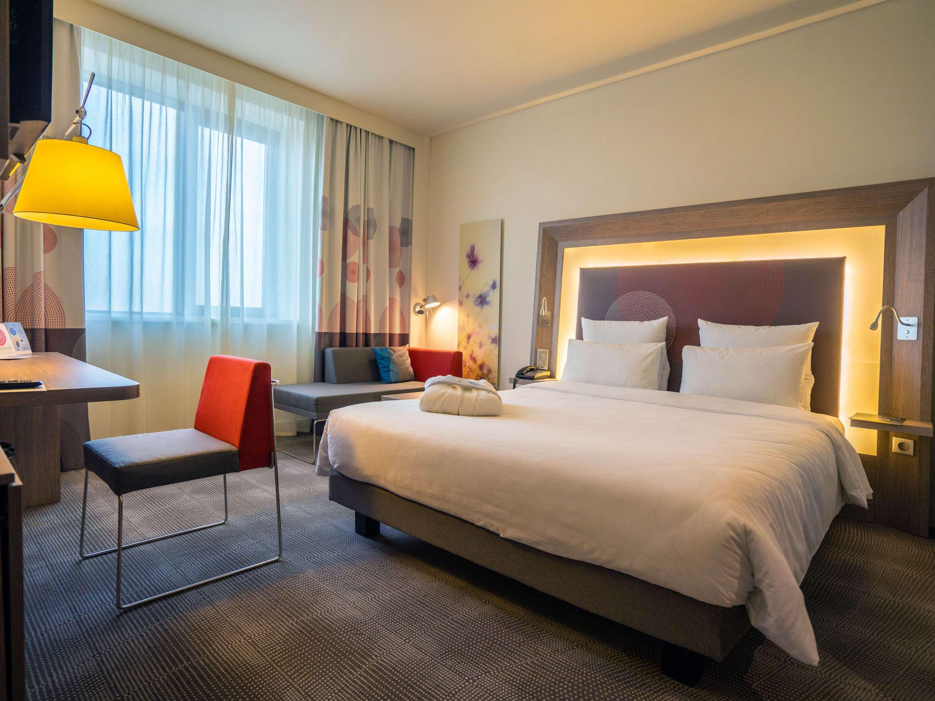 Novotel Almaty City Center Esterno foto