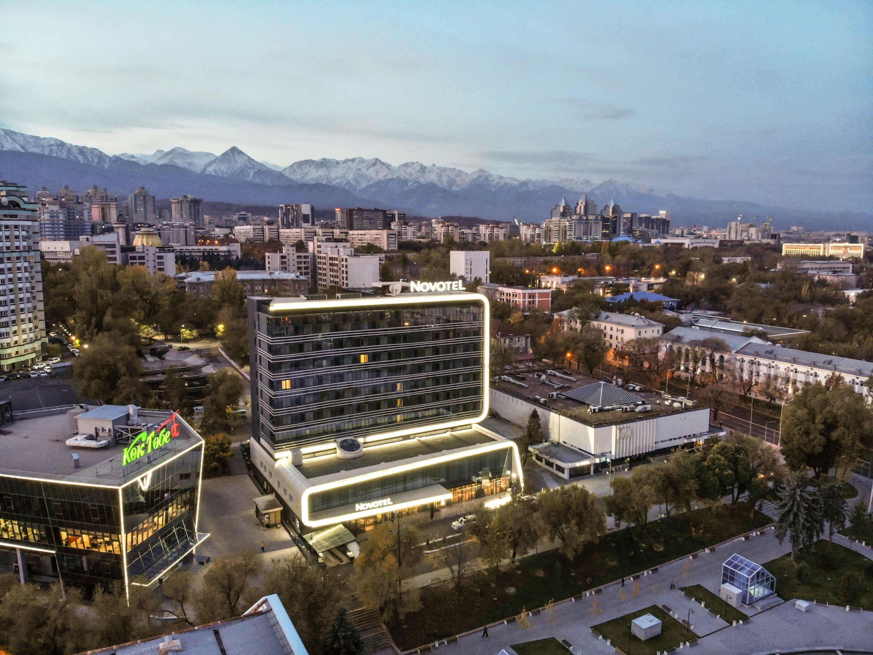 Novotel Almaty City Center Esterno foto