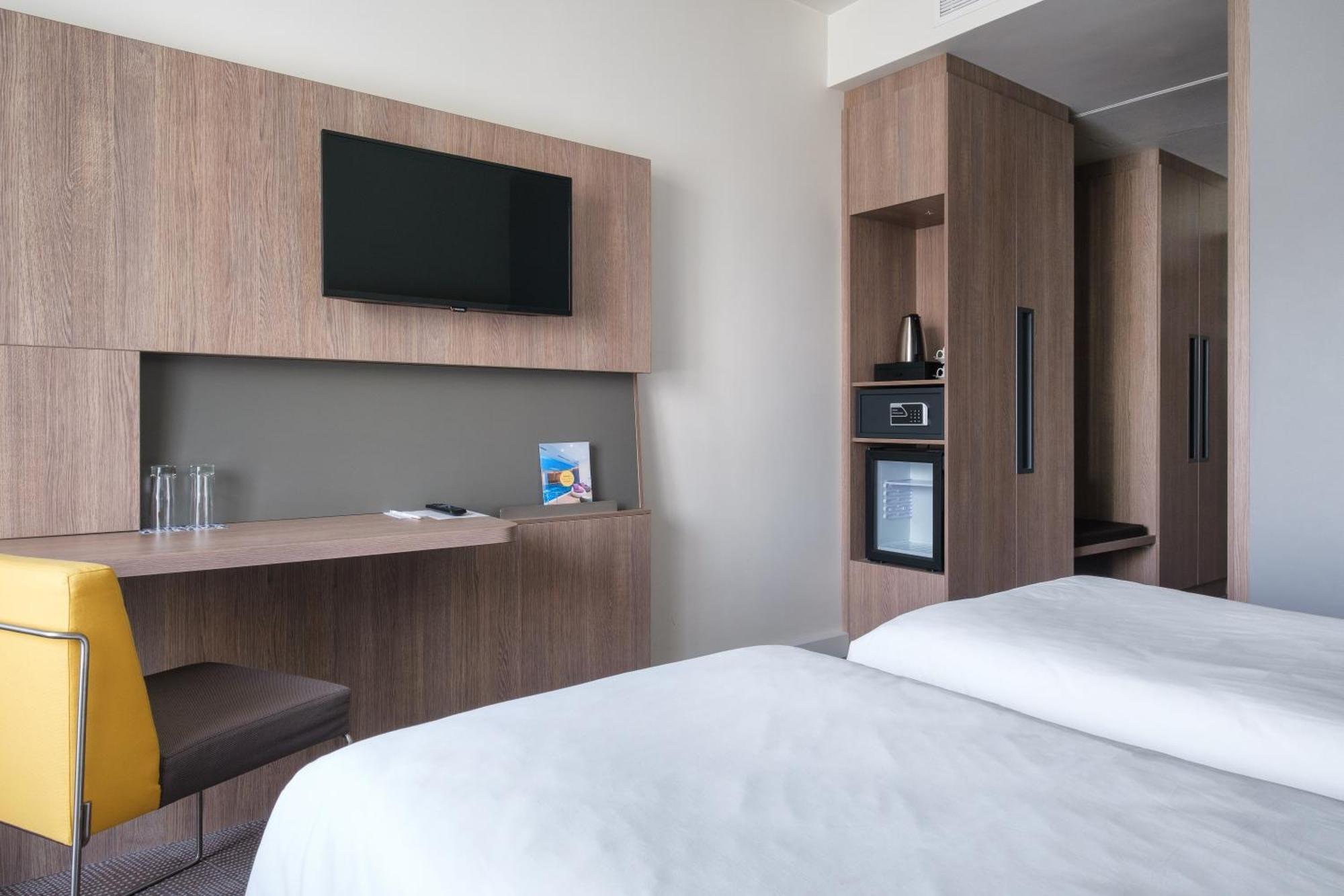 Novotel Almaty City Center Esterno foto