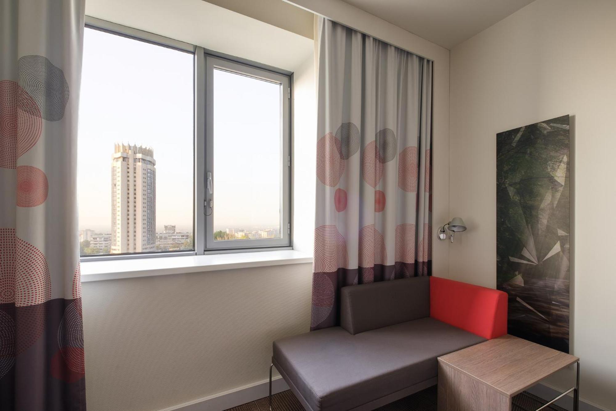 Novotel Almaty City Center Esterno foto