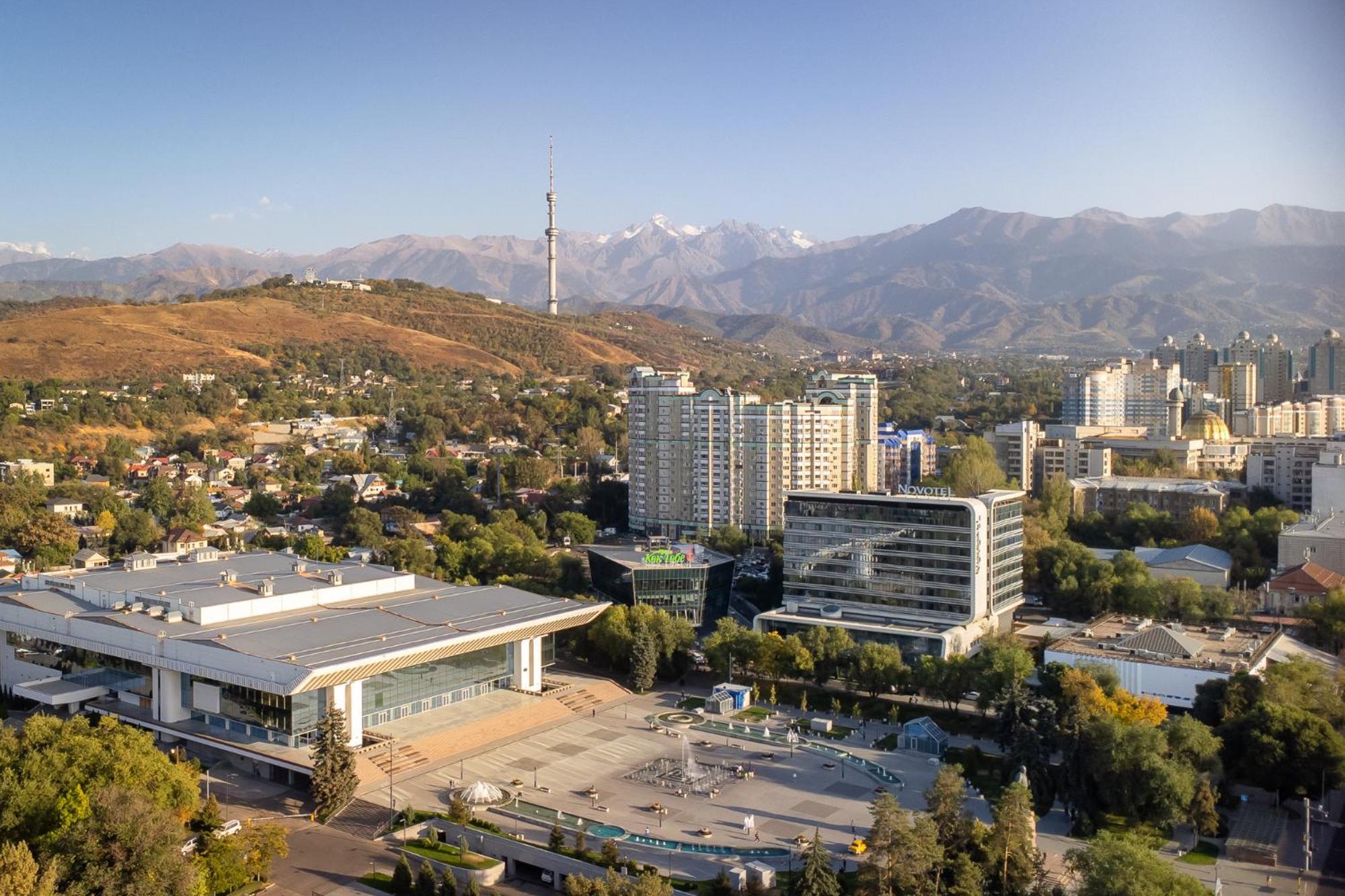 Novotel Almaty City Center Esterno foto